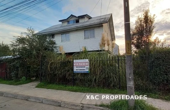 Se Vende Amplia Casa de Tres Pisos 5D 3B en Labranza Villa Las Rosas