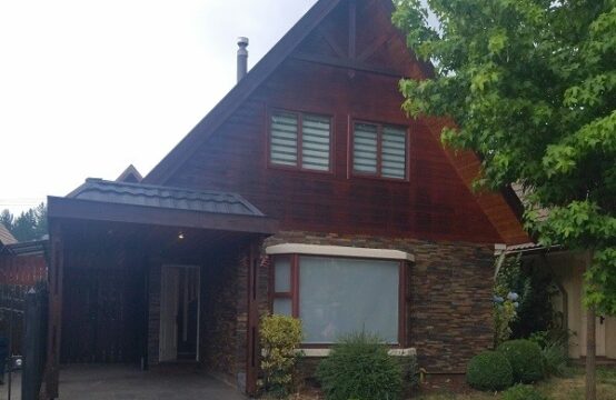 Se Arrienda Casa Con 4 Dormitorios, 3 Baños en Las Lomas
